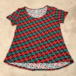 SOLD - LulaRoe classic tee size smal